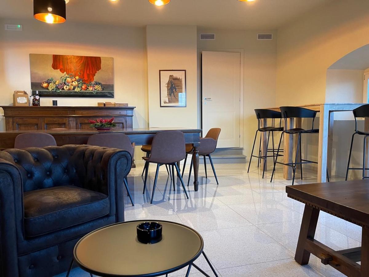 Foresteria Antica Bastia B&B Bergamo Bagian luar foto